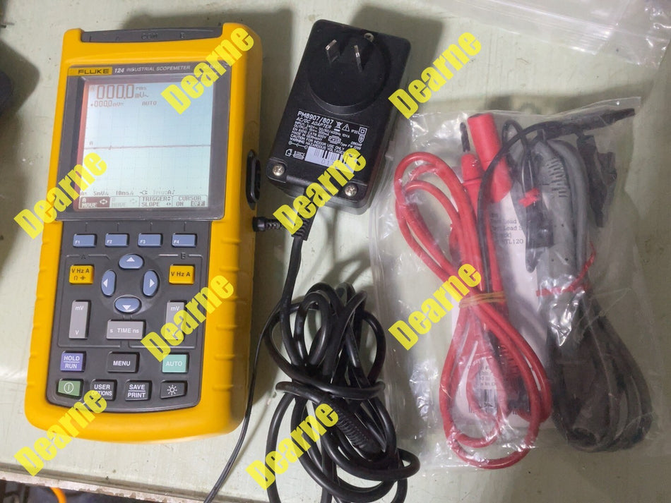 Fluke 124 Industrial ScopeMeter Hand-Held Oscilloscope