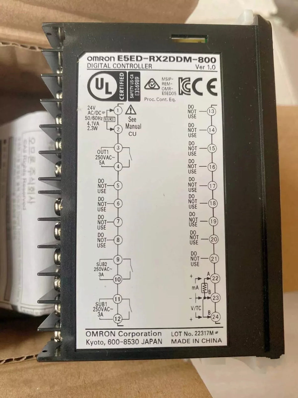 1PC NEW Omron E5ED-RX2DDM-800 24V temperature controlle #N1516 YF