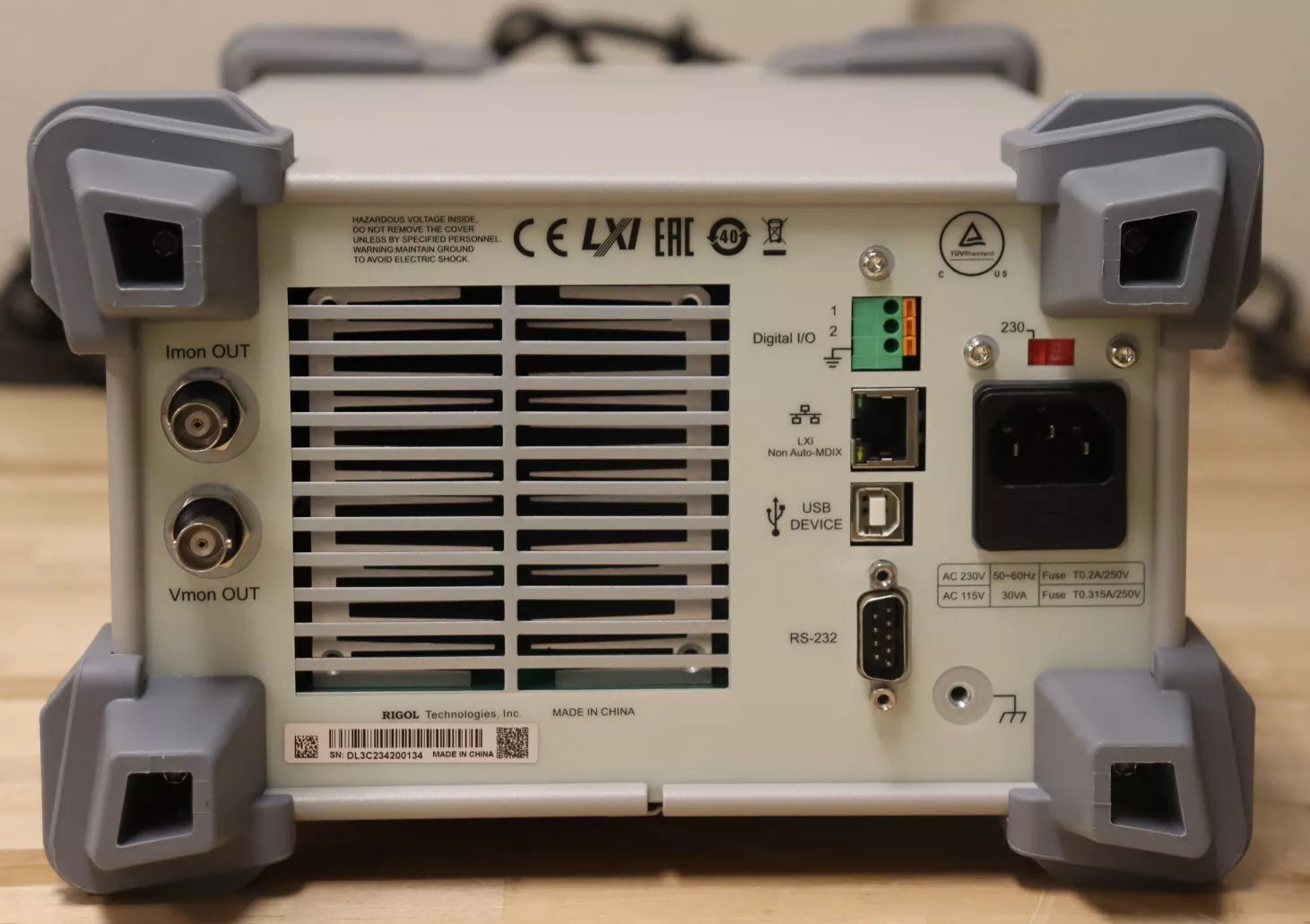 Portable Oscilloscope with Digital Multimeter and Waveform Generator