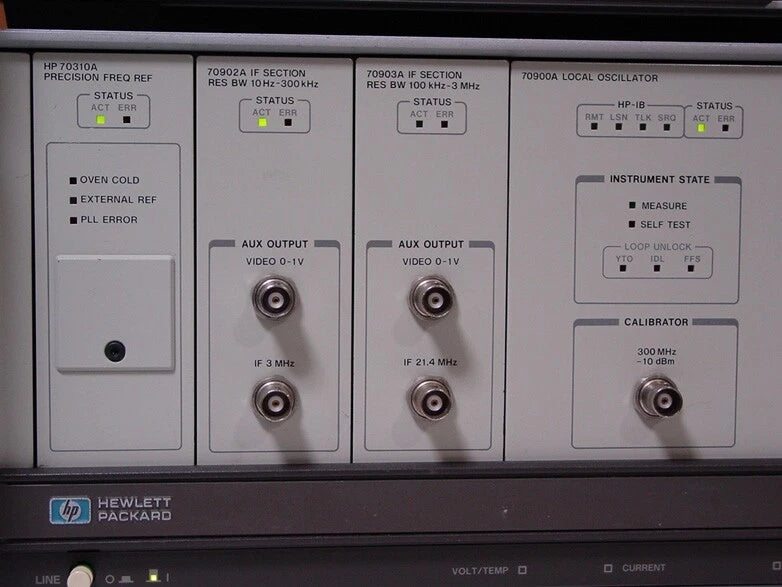 HP 70900A Local Oscillator for Test and Measurement Equipment