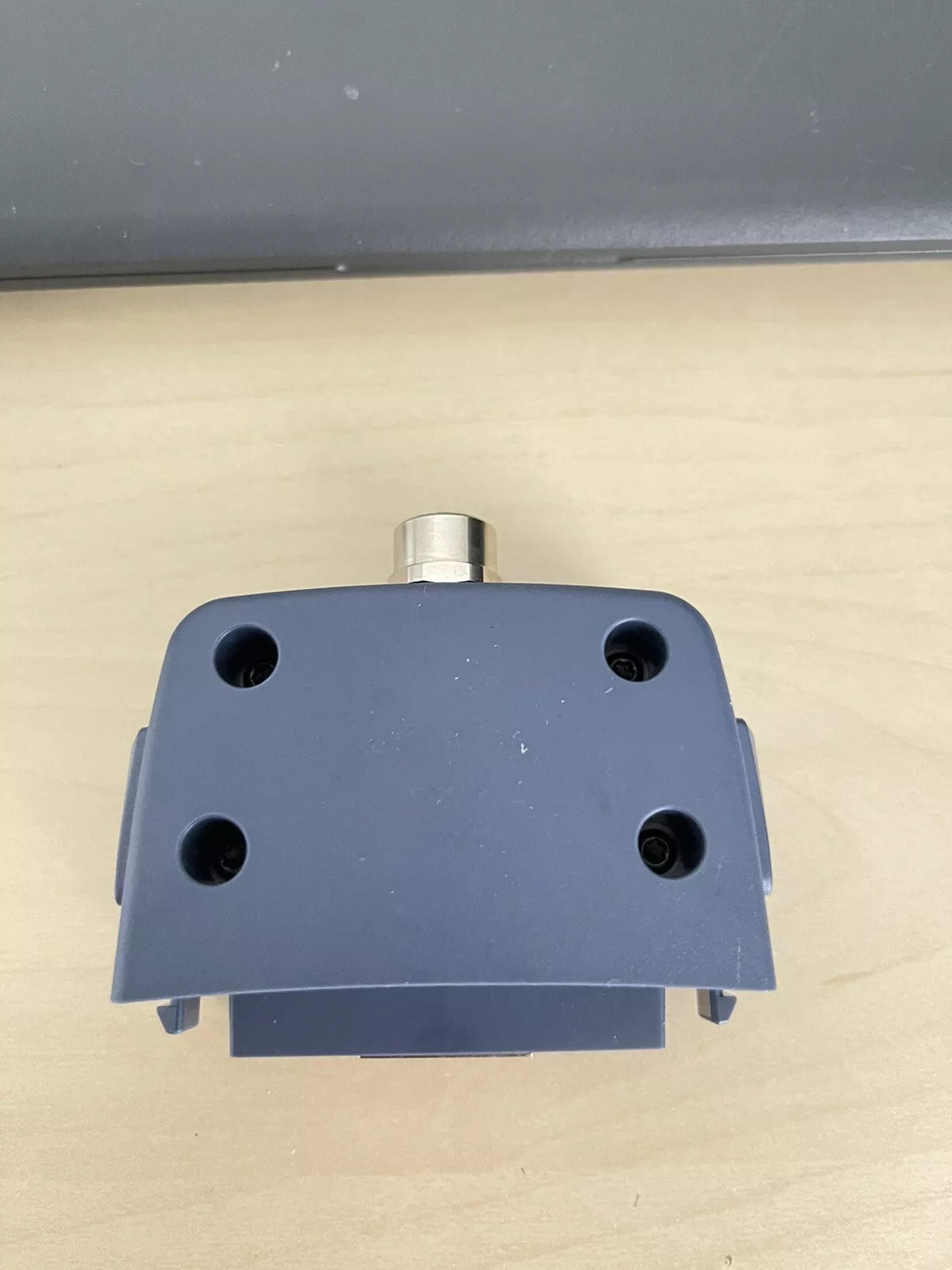 Fluke Networks DSX-CHA021 DSX M12 4-Position Channel Adapter