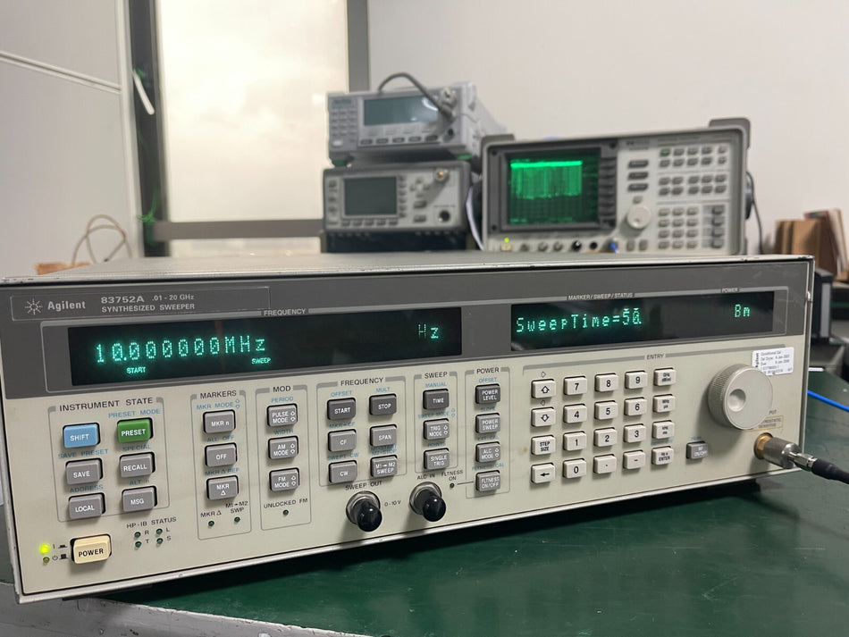 Agilent 83752A Synthesized Sweep Signal Generator 10MHz-20GHz