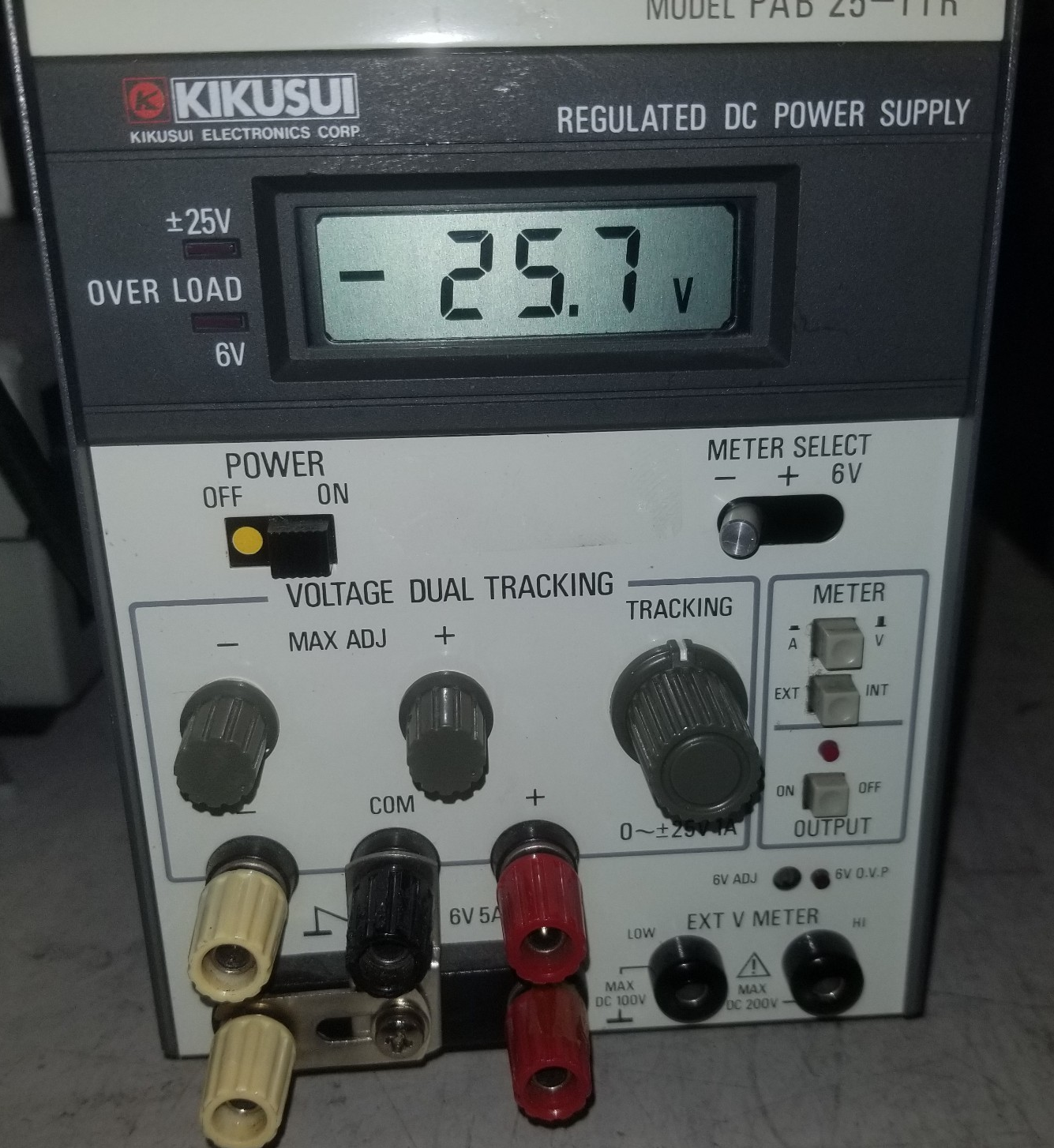 Lab Power Supply 2x25V 6V Triple Output