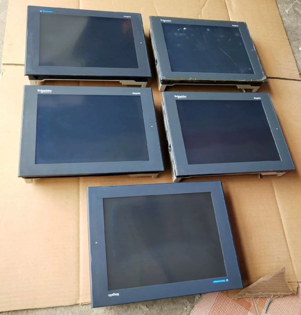 Schneider Electric XBTGT6330 Graphic Terminal with Touchscreen