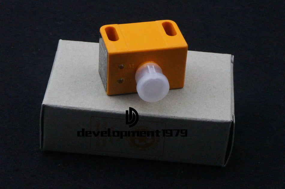 IFM IN5225 Proximity Switch Sensor for Industrial Use