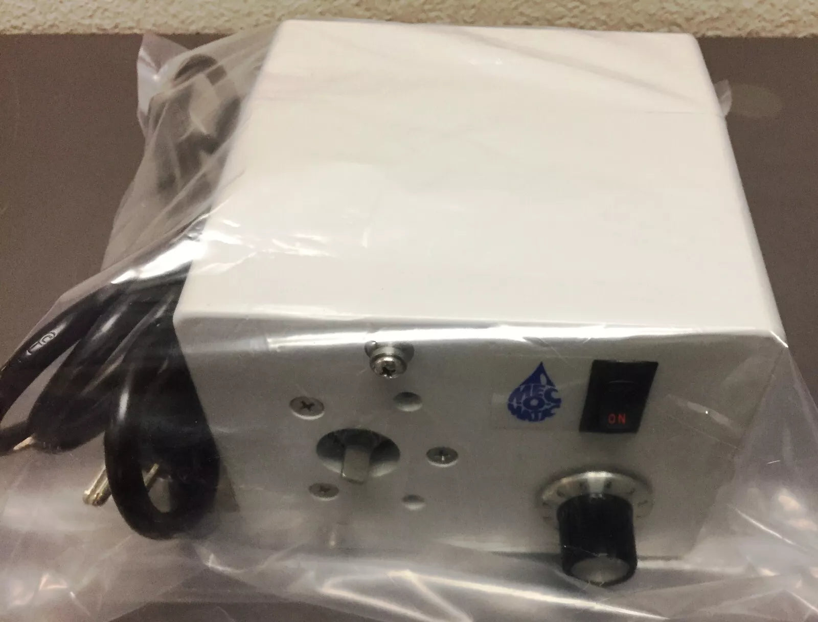 Pulsafeeder UD50-XA-LBAUXXX Mec-O-Matic Dolphin Peristaltic Metering Pump