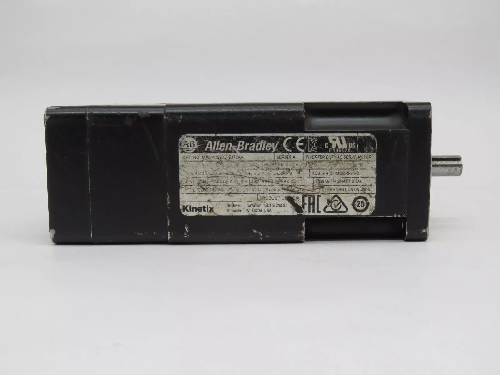 Allen Bradley MPL-A1530U-EJ72AA Servo Motor Kinetix Low Inertia 200V 63mm