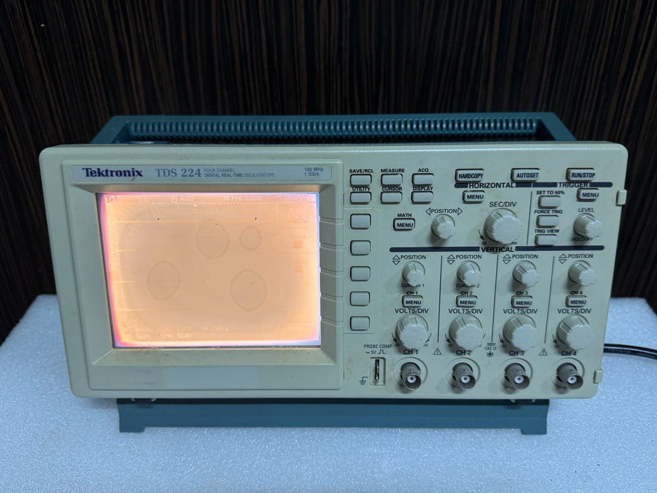 TDS224 100MHz Four Channel Digital Oscilloscope by Tektronix