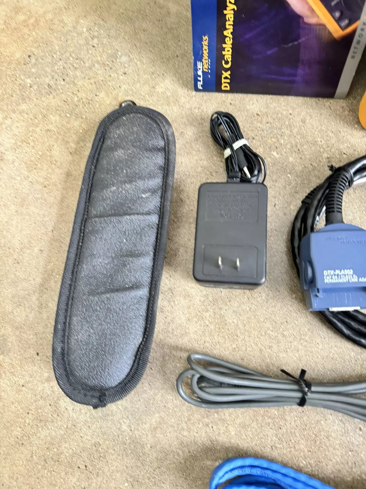 Fluke Networks DTX-1800 Cable Analyzer Kit with DTX-CHA001A CAT6 Channel Adapters