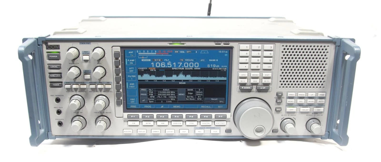 ICOM IC-R9500 SSB, AM, FM Communications Receiver