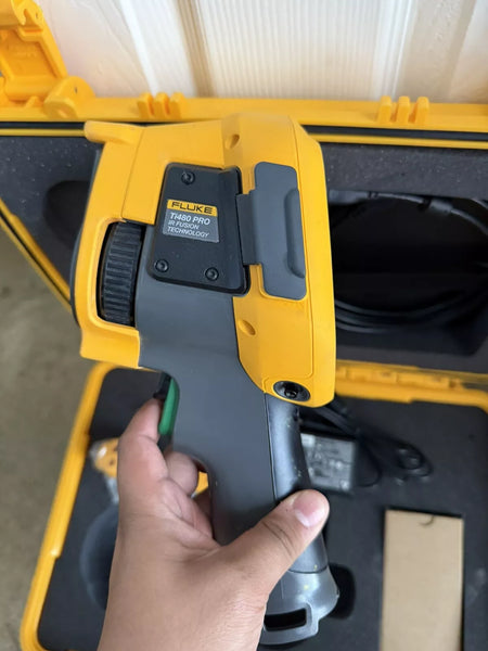 FLUKE TI480PRO IR Camera 60Hz, 640 x 480, 2 Batteries with Charger & Case