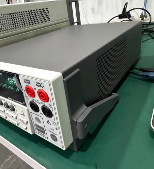 1PCS KEITHLEY 2400 Universal High-precision Digital Source Meter
