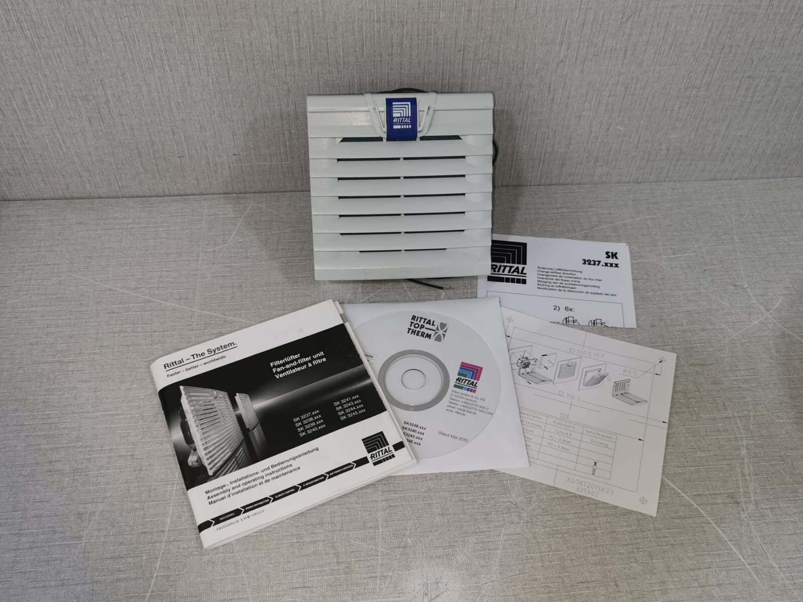 Rittal SK 3237.100 230VAC Fan and Filter Unit