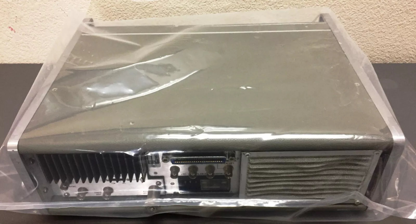 HP 8620C Sweep Oscillator Generator with HP 86290A RF Plug-In