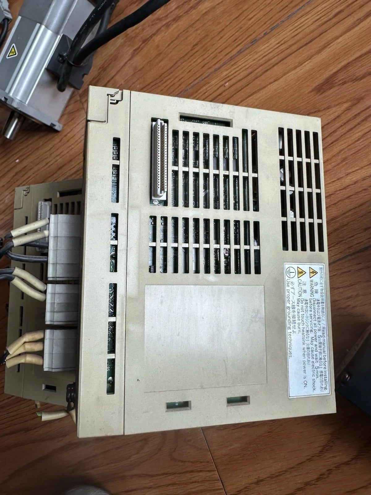 SGDH-02AE Servo Drive with Advanced Features