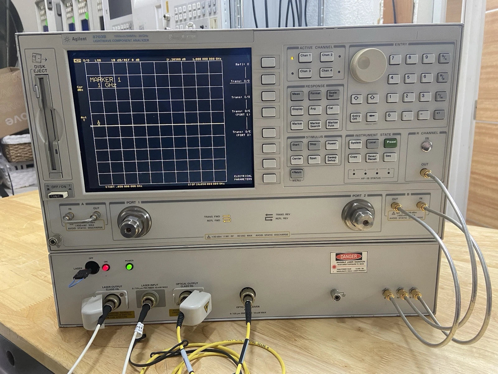 Agilent 8703B 8720ES Lightwave Component Network Analyzer 50MHz-20GHz OPT:155