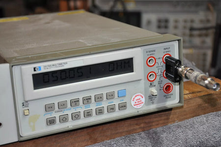 Anainstr Digital Multimeter with LCD Screen and Auto-Ranging Function