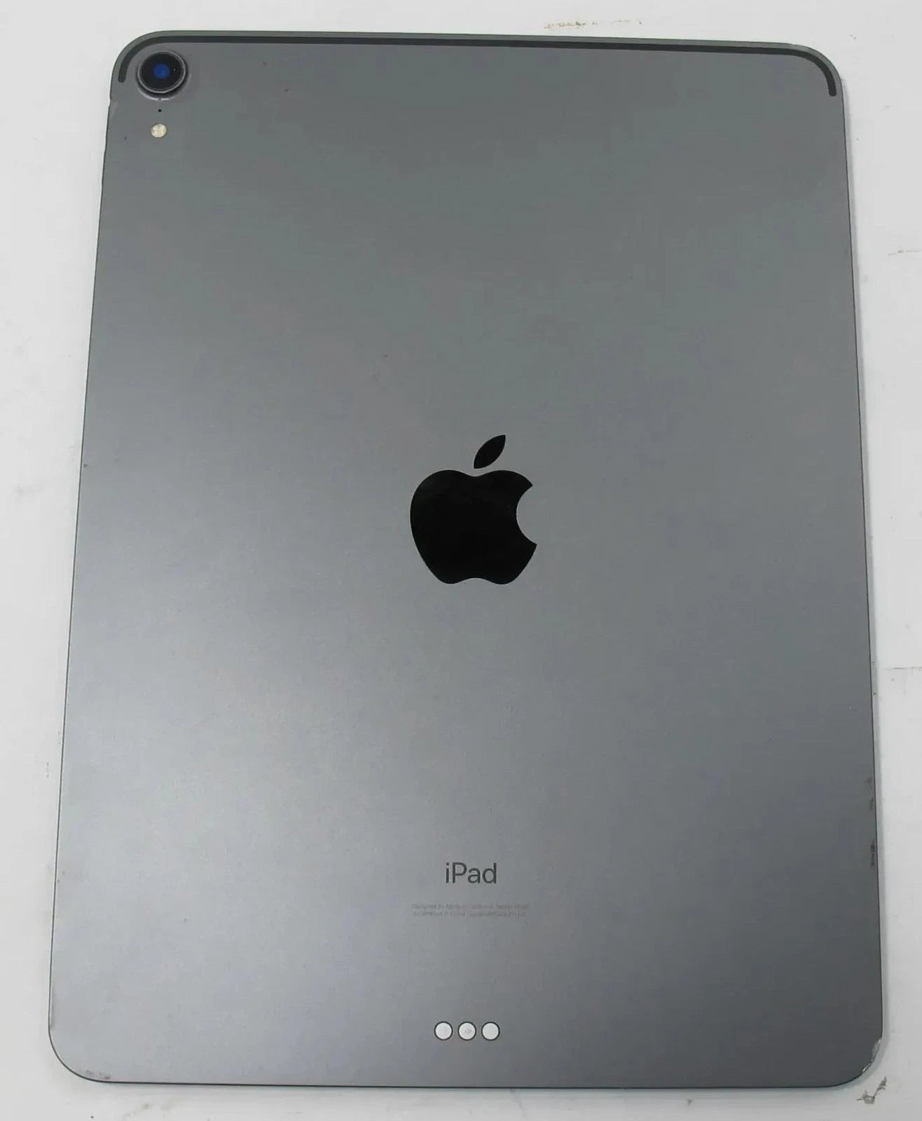 Apple iPad Pro 1st Generation A1980 256GB 11" Wi-Fi MTXQ2LL/A - Good working