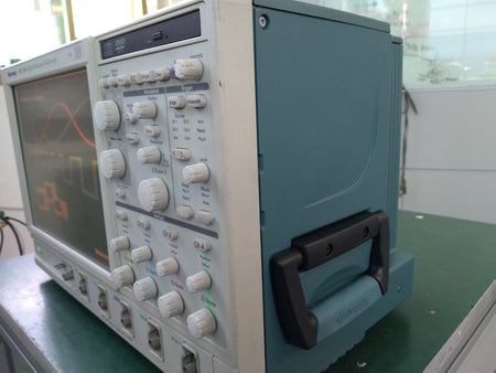 Tektronix DPO7104 Digital Phosphor Oscilloscope 1GHz , 4Ch , 20Gs/s_B067262 - XG eqpt