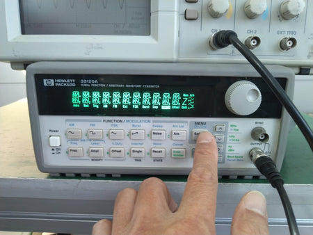 HP Agilent 33120A 15 MHz Function / Arbitrary Waveform Generator _3876 - XG eqpt