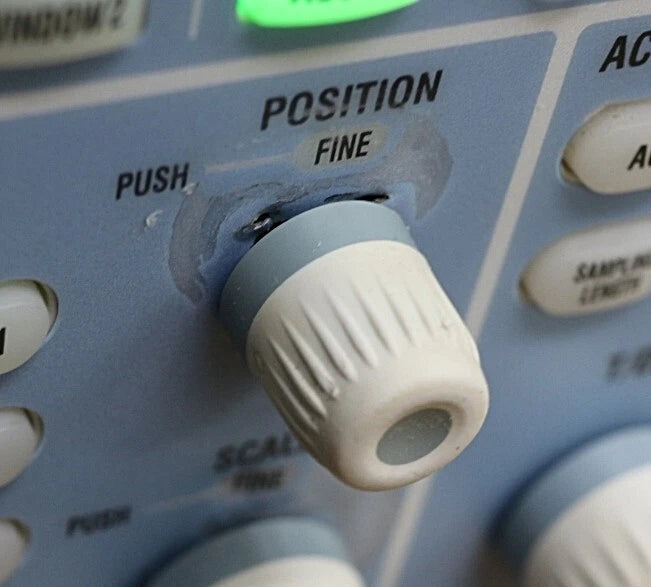 YOKOGAWA DL9040L DC-500MHz 5-Channel 5GS/s 6.25MW DSO