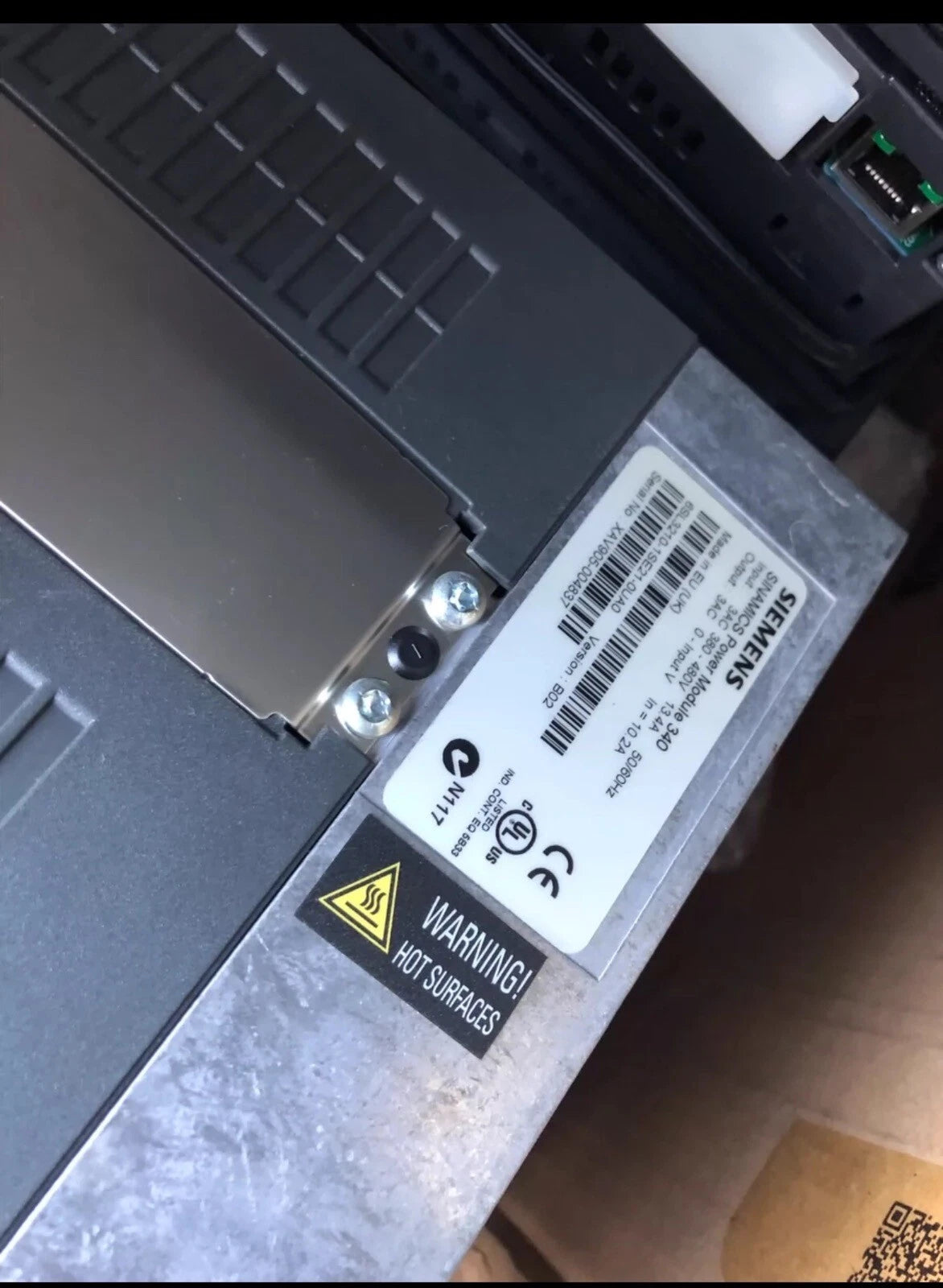 Siemens 6SL3210-1SE21-0UA0: Compact Frequency Inverter
