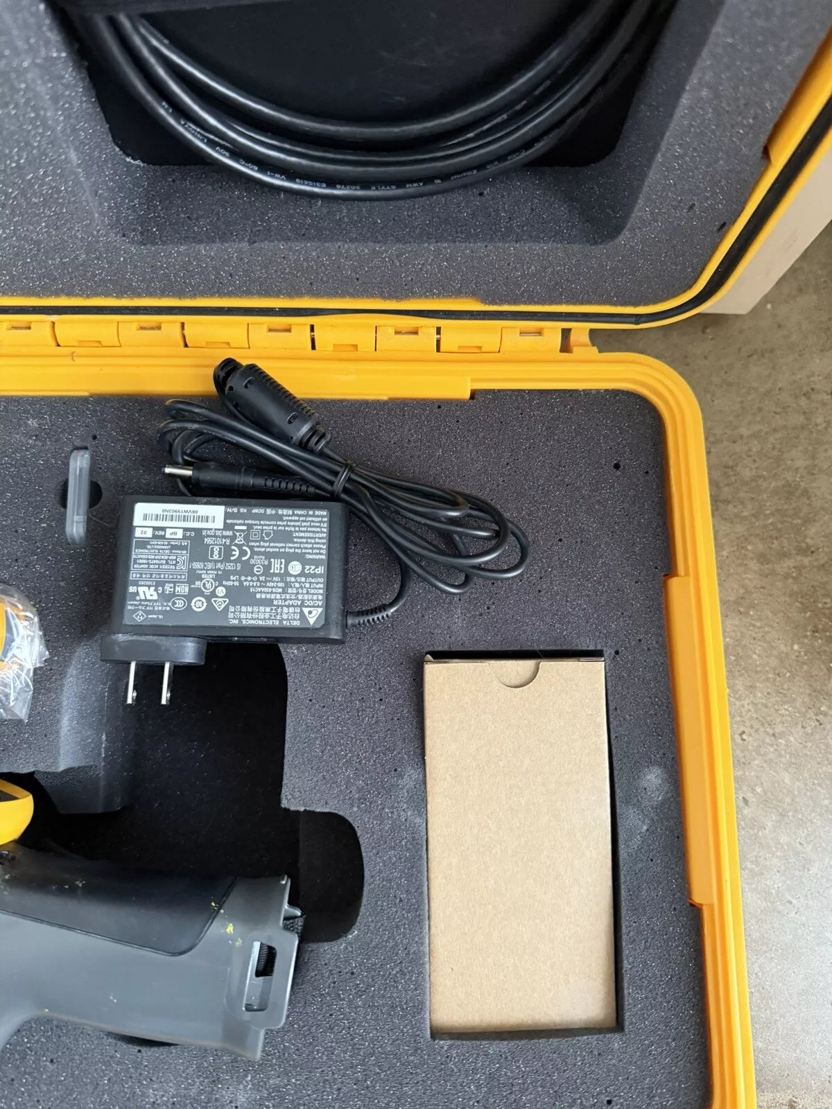 FLUKE TI480PRO IR Camera 60Hz, 640 x 480, 2 Batteries with Charger & Case