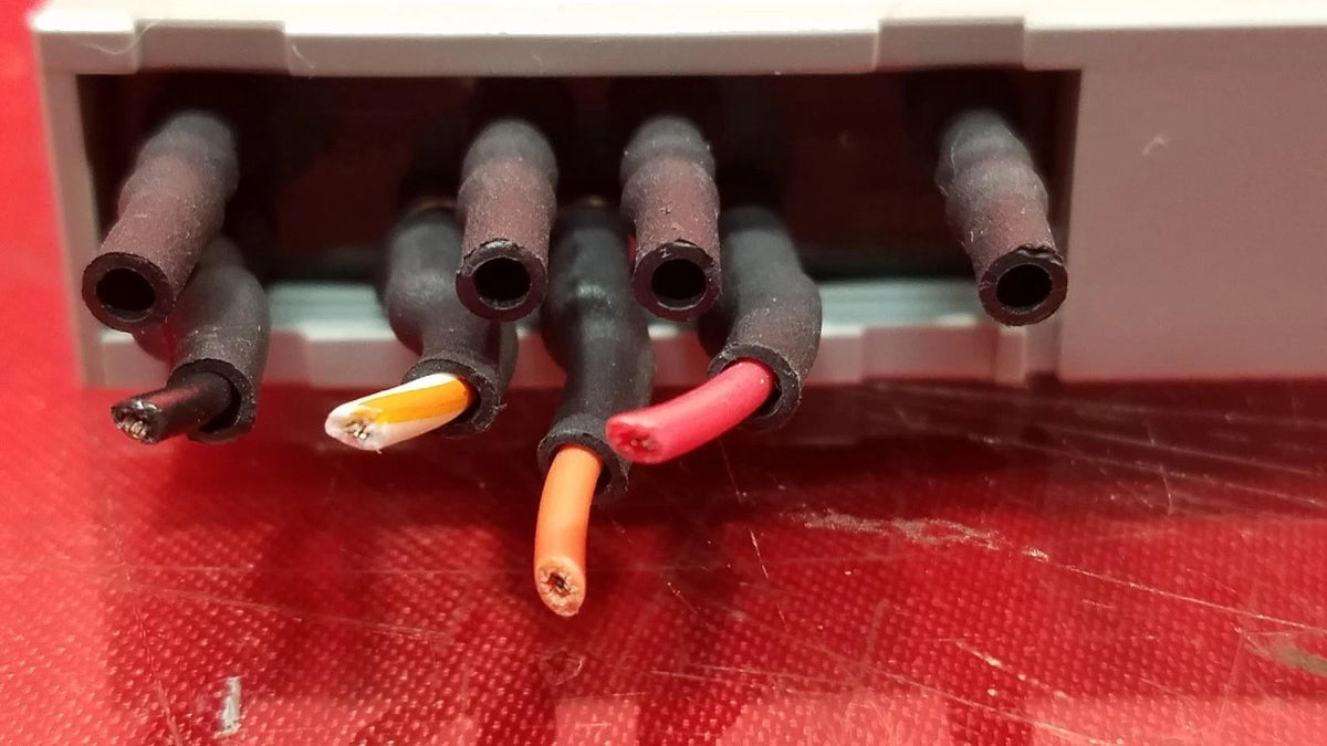 Agilent / HP N1812UL 5 Port DPDT Coaxial Switch 15V DC-4GHz 2W Opt:004, 115, 202