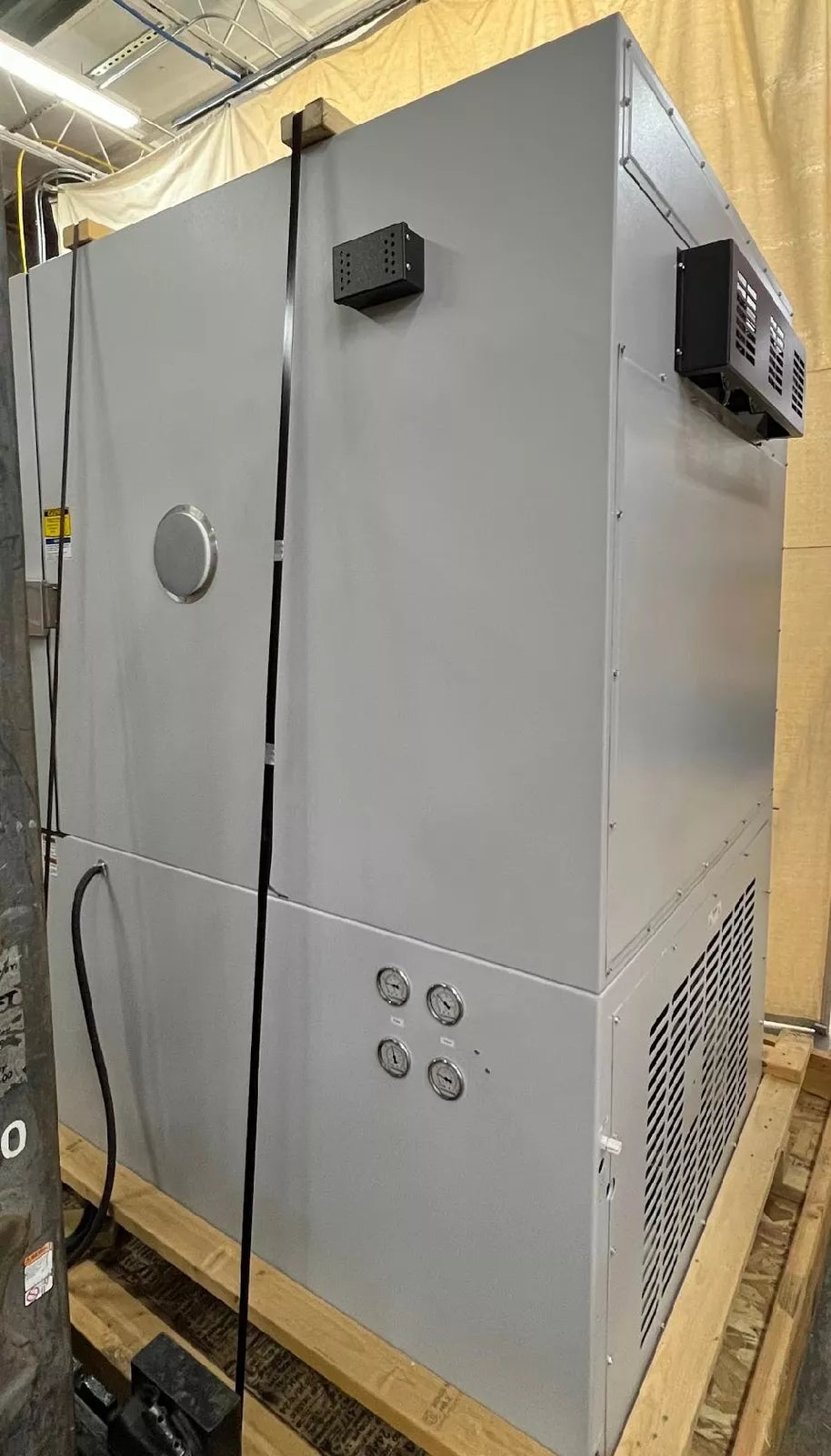 Thermotron SM-32C-8200 Environmental Test Chamber with Humidity SN 40300