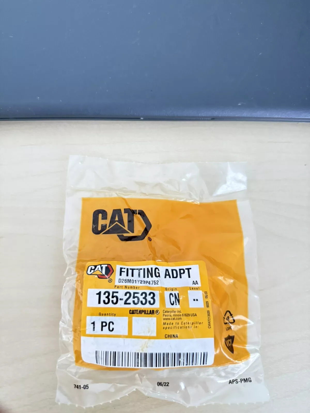 CAT 135-2533 Fitting Adapt (NEE Sealed) Genuine OEM