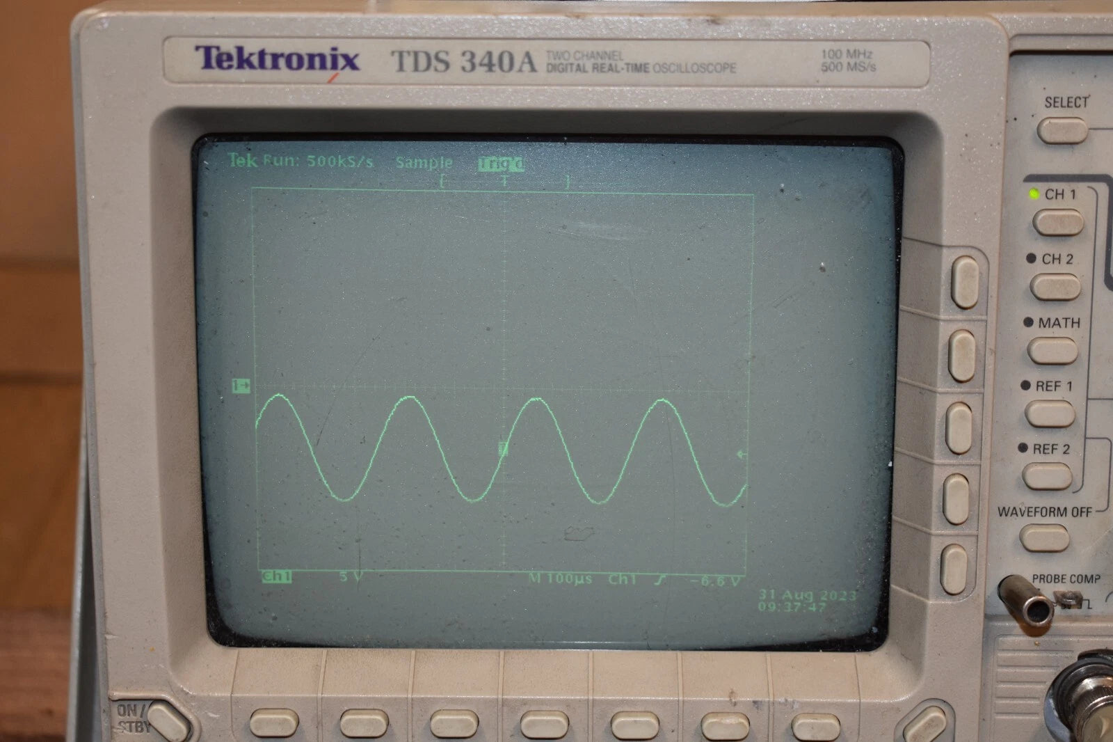 Anainstr Compact Digital Multimeter with Auto-Ranging Function