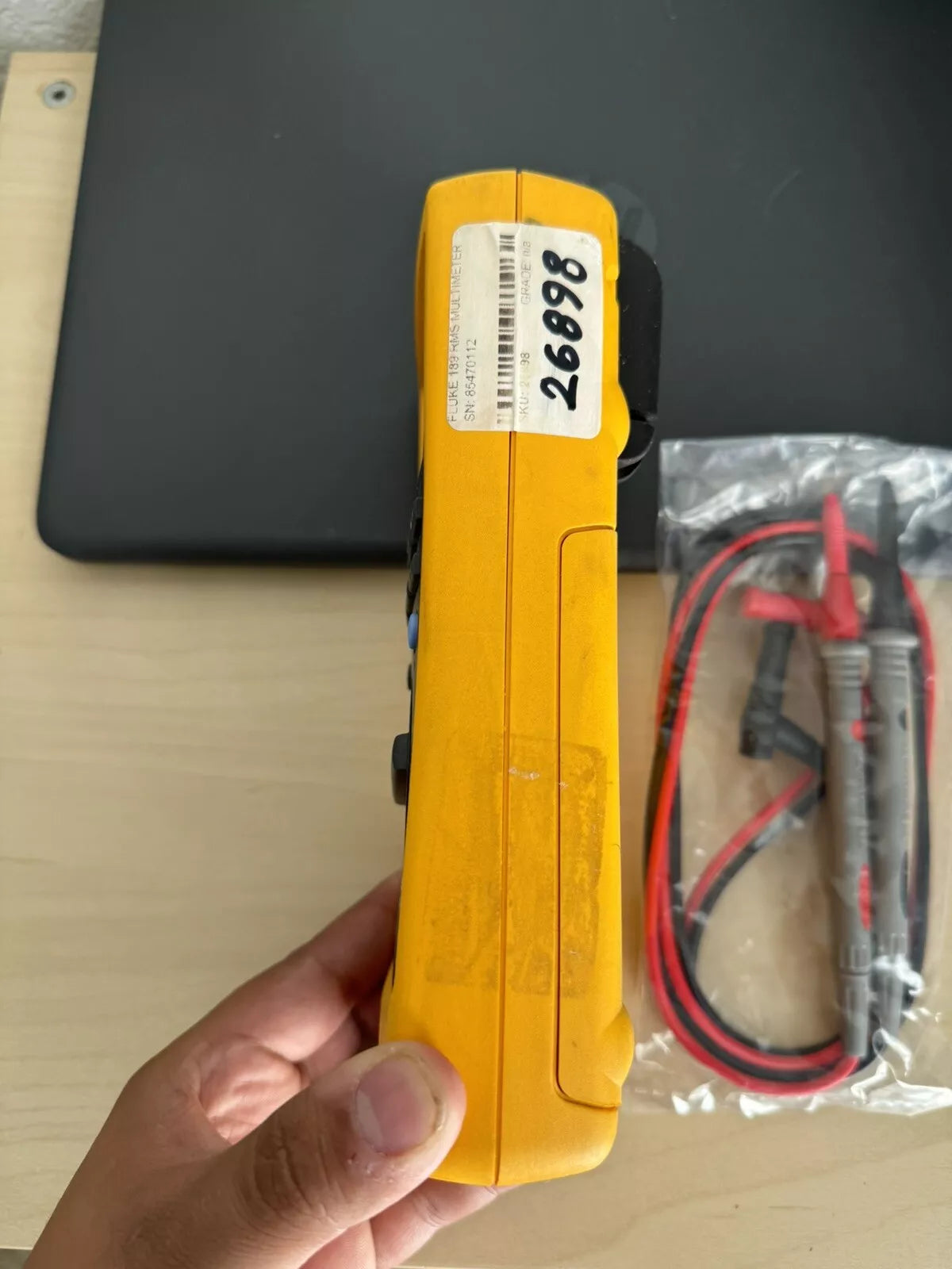 FLUKE 189 True RMS Multimeter with Lead Set