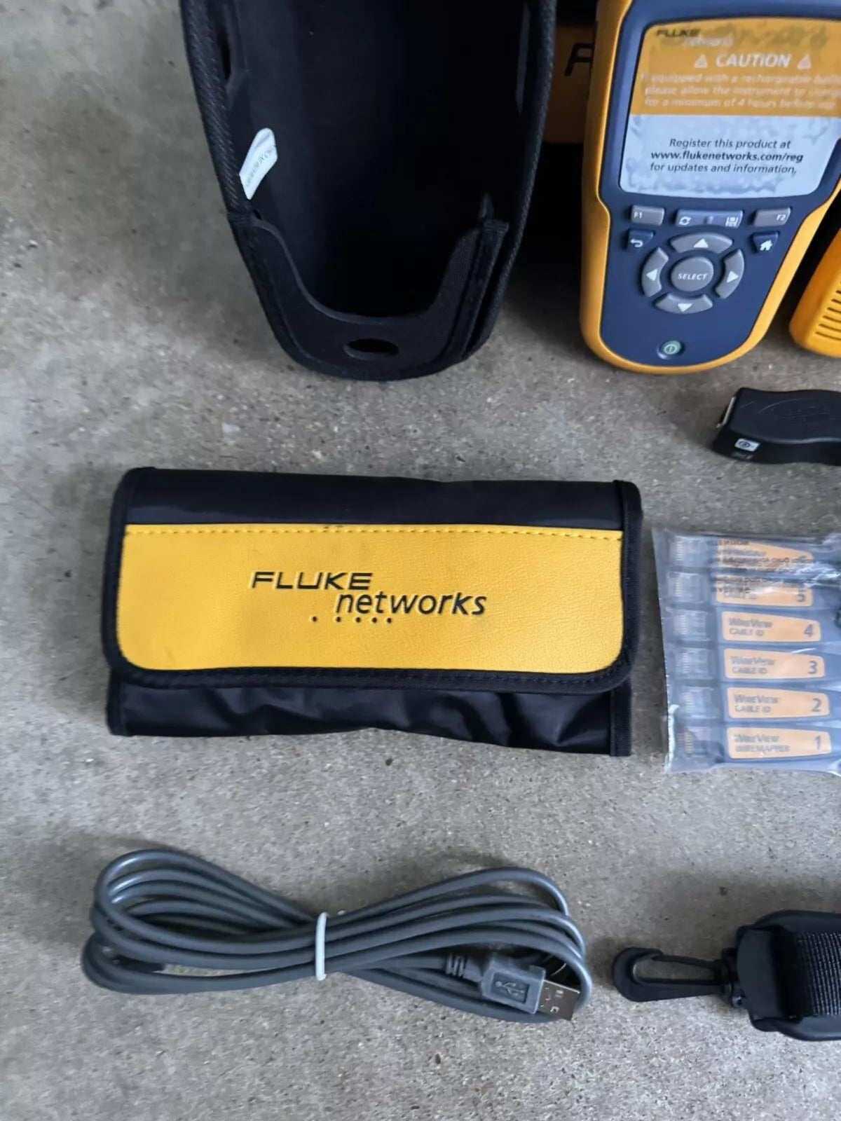 Fluke Networks LRAT-2000 Kit Tester with Fluke Intellitone Probe