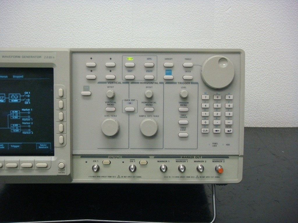 AWG610 2.6GS/s Arbitrary Waveform Generator