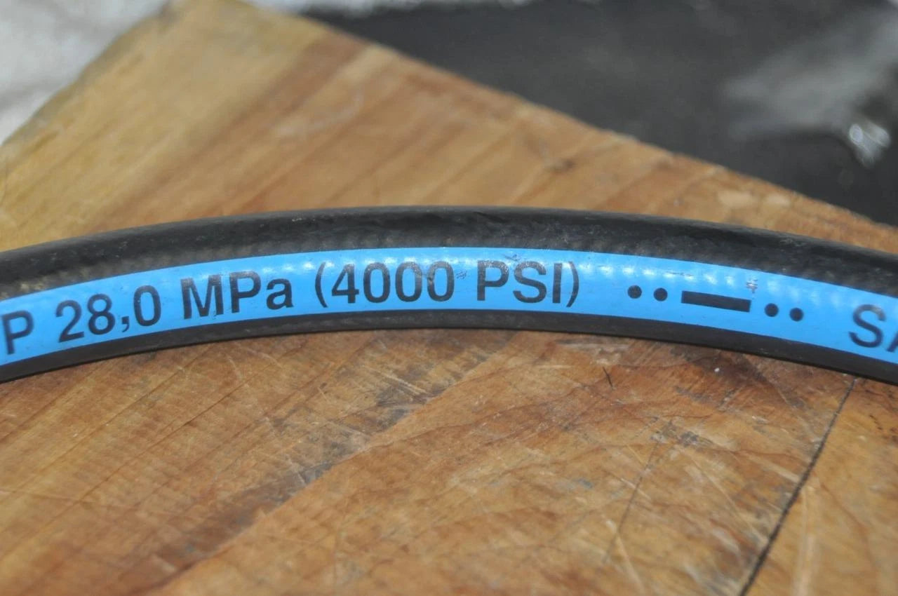 Compact and Lightweight AnaInstr Digital Multimeter