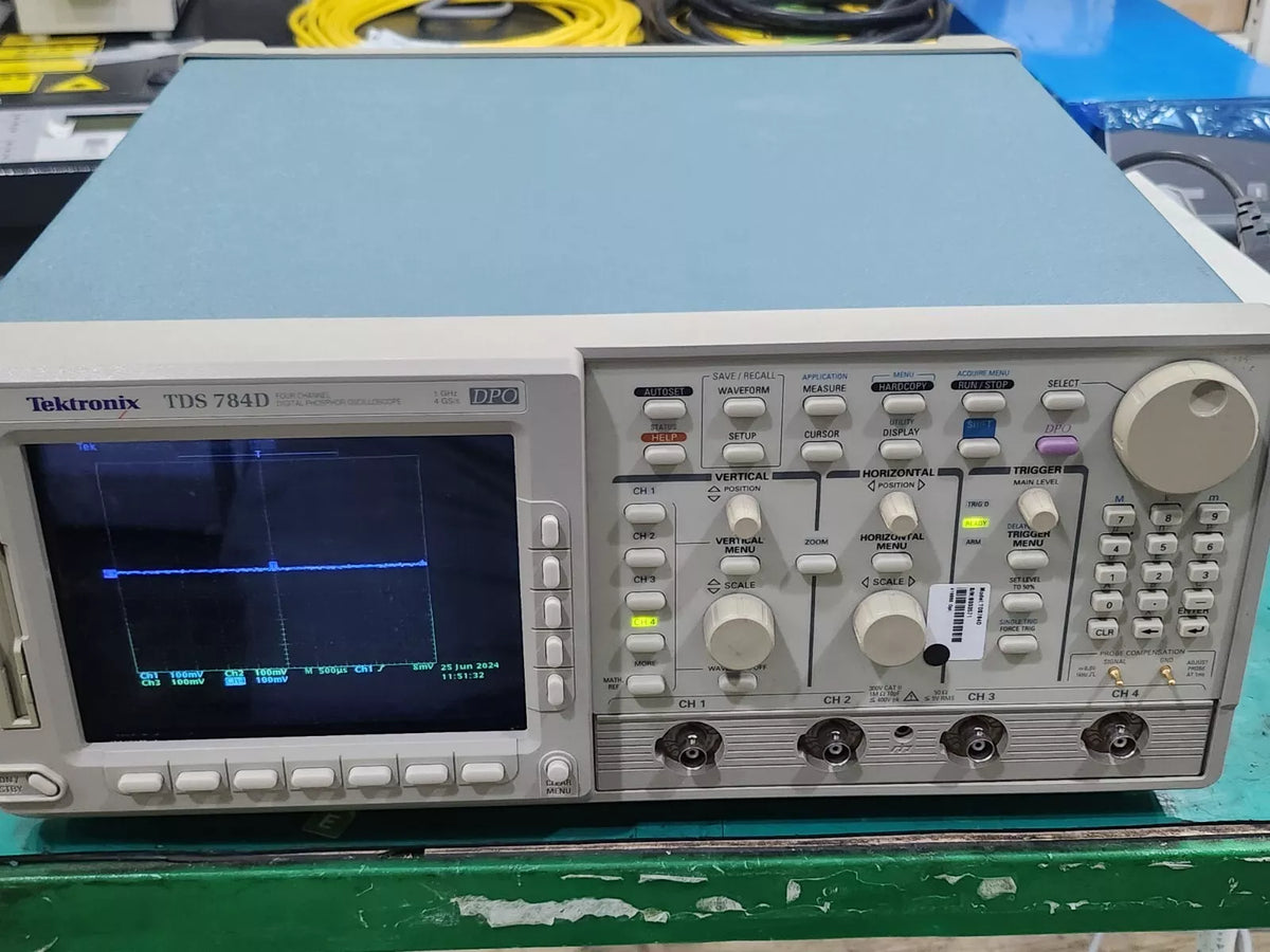 Tektronix TDS784D: 1GHz 4-Channel 4GS/s Oscilloscope Frame (2025)