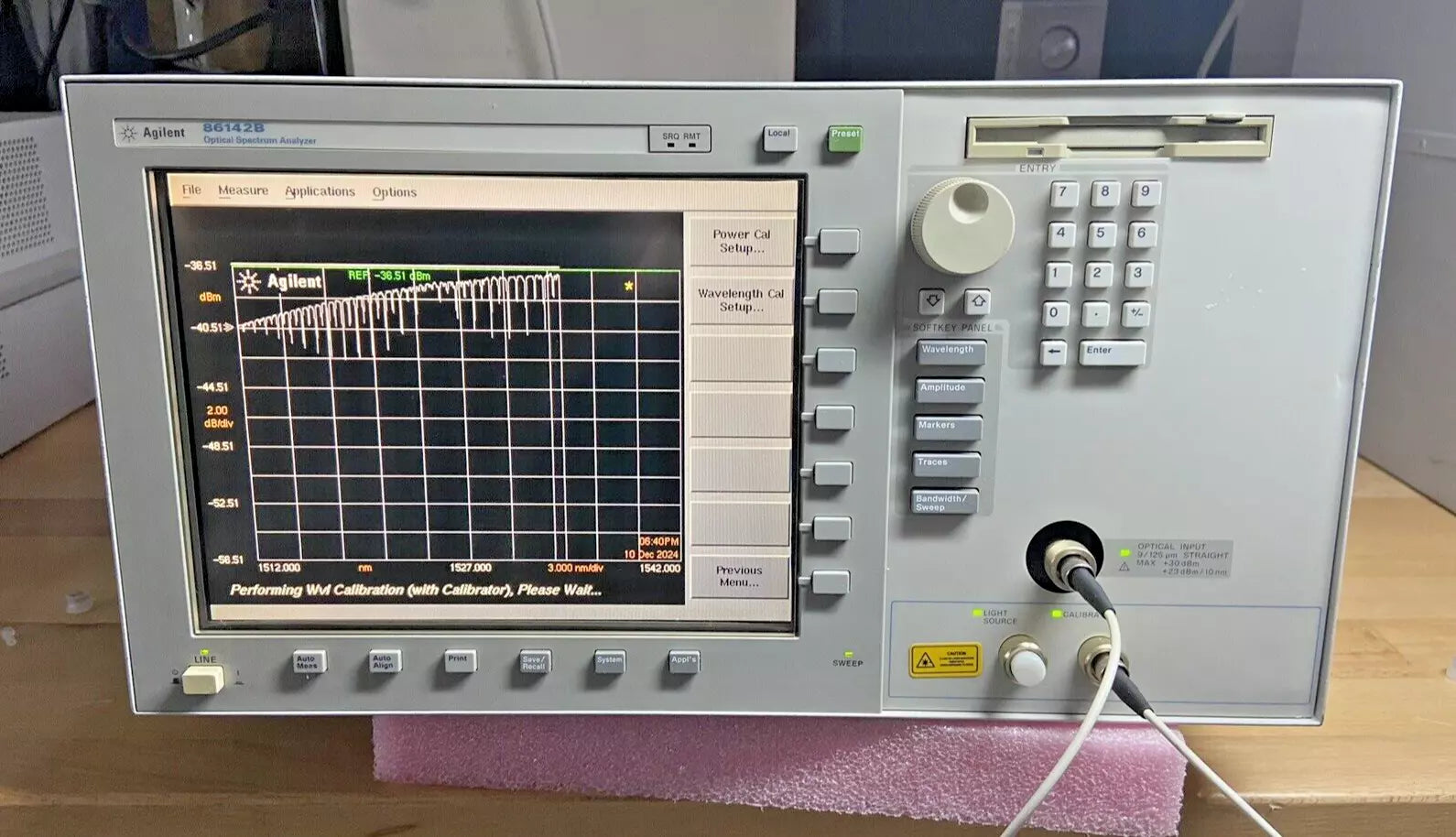Agilent 86142B Optical Spectrum Analyzer with OPT 4 and 6 Sources