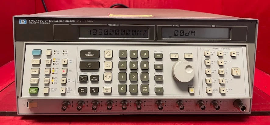 HP Agilent Keysight 8780A Vector Signal Generator with Option W30