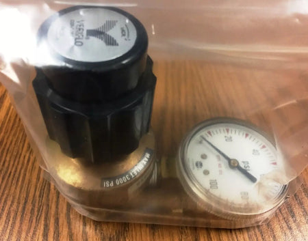 Veriflo IR4B-100 Regulator with USO Gauge, Max Inlet 3000 PSI