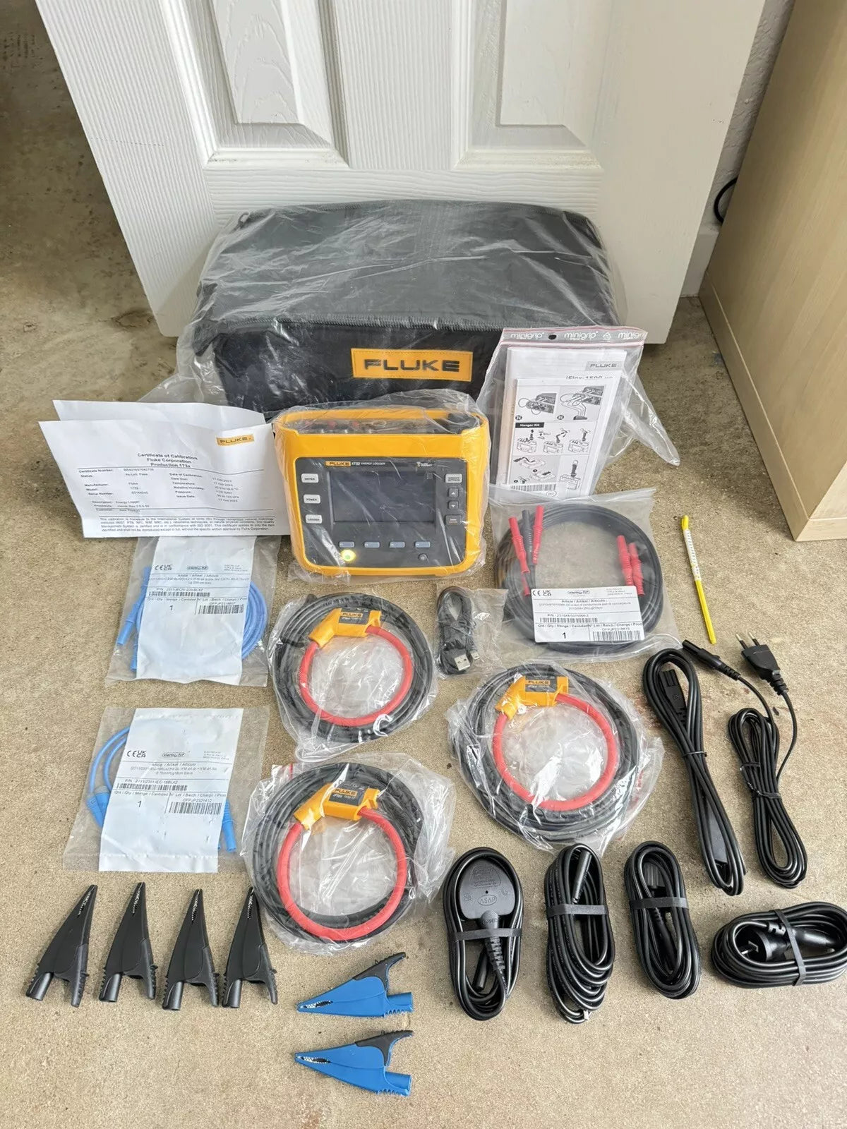 Fluke 1732 Three-Phase Energy Logger with iFlex 1500-12 (CALIBRATED 2023-2024)