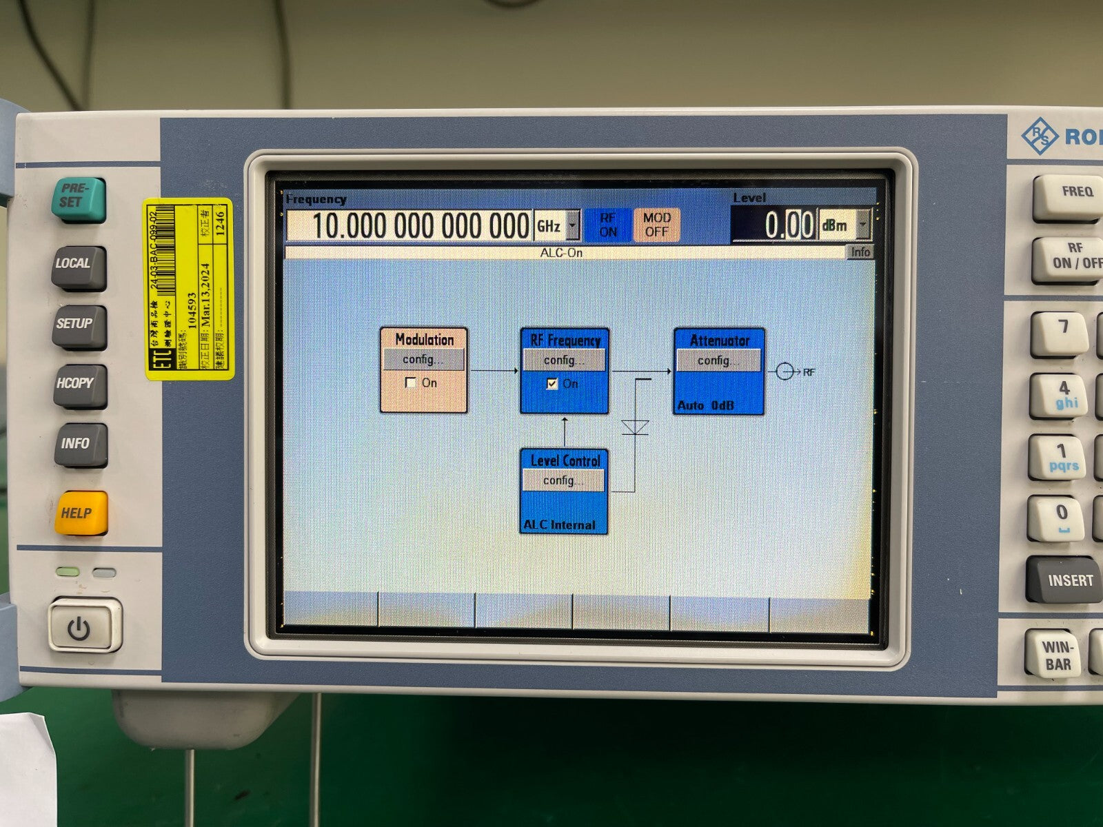 Rohde &amp; Schwarz SMF100A microwave signal generator 100KHz-22GHz _4593
