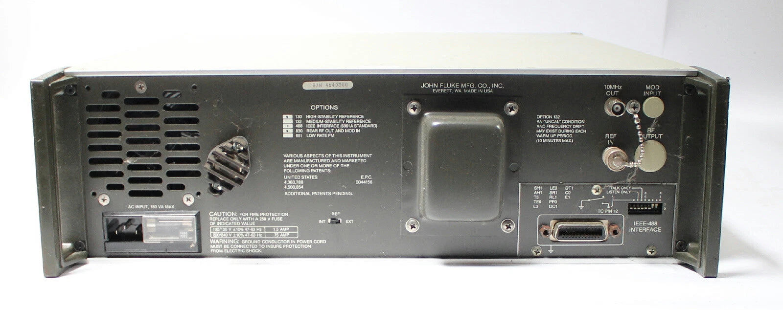 Fluke 6061A 10 kHz - 1050MHz Synthesized Signal Generator