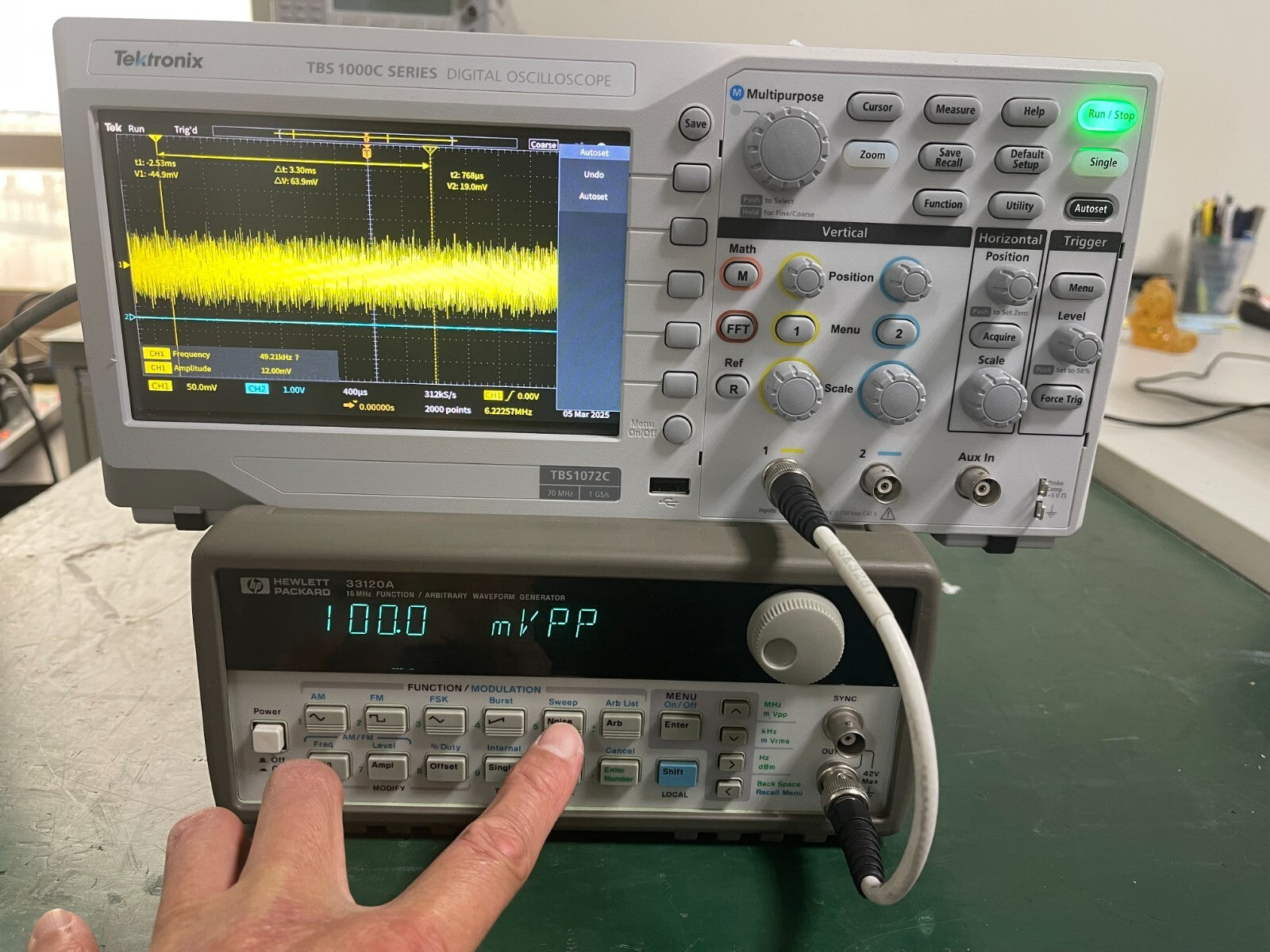 HP Agilent 33120A 15 MHz Function / Arbitrary Waveform Generator W/Opt.001 _7966