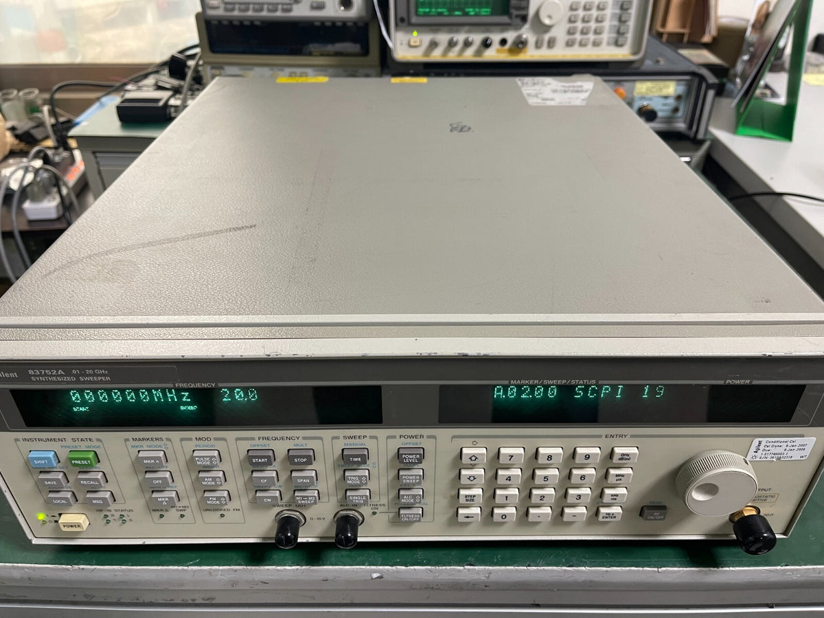 HP Agilent 83752A 10MHz-20GHz Synthesized Sweep Signal Generator ,w/Opt 1E5_2318