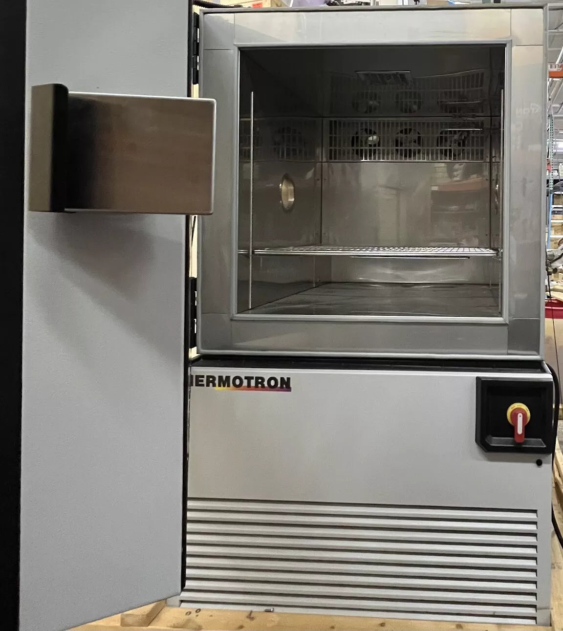 Thermotron SM-32C-8200 Environmental Test Chamber with Humidity SN 40300