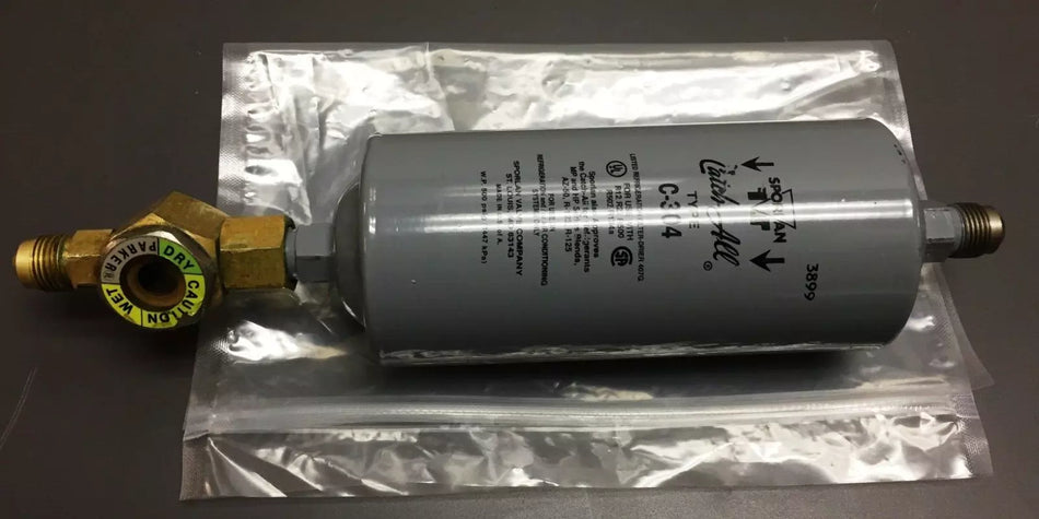Sporlan C-304 Liquid Line Filter Drier with Parker R 12-22-500-502 Refrigeration Liquid In