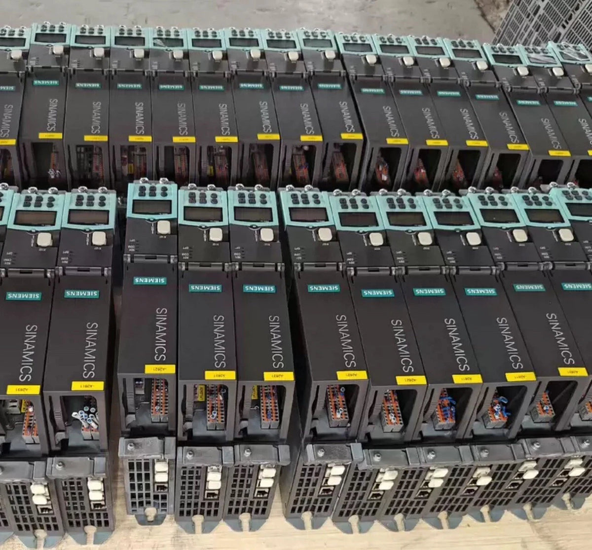 6SL3040-1MA00-0AA0: Siemens Sinamics G120 Power Module for Industrial Automation