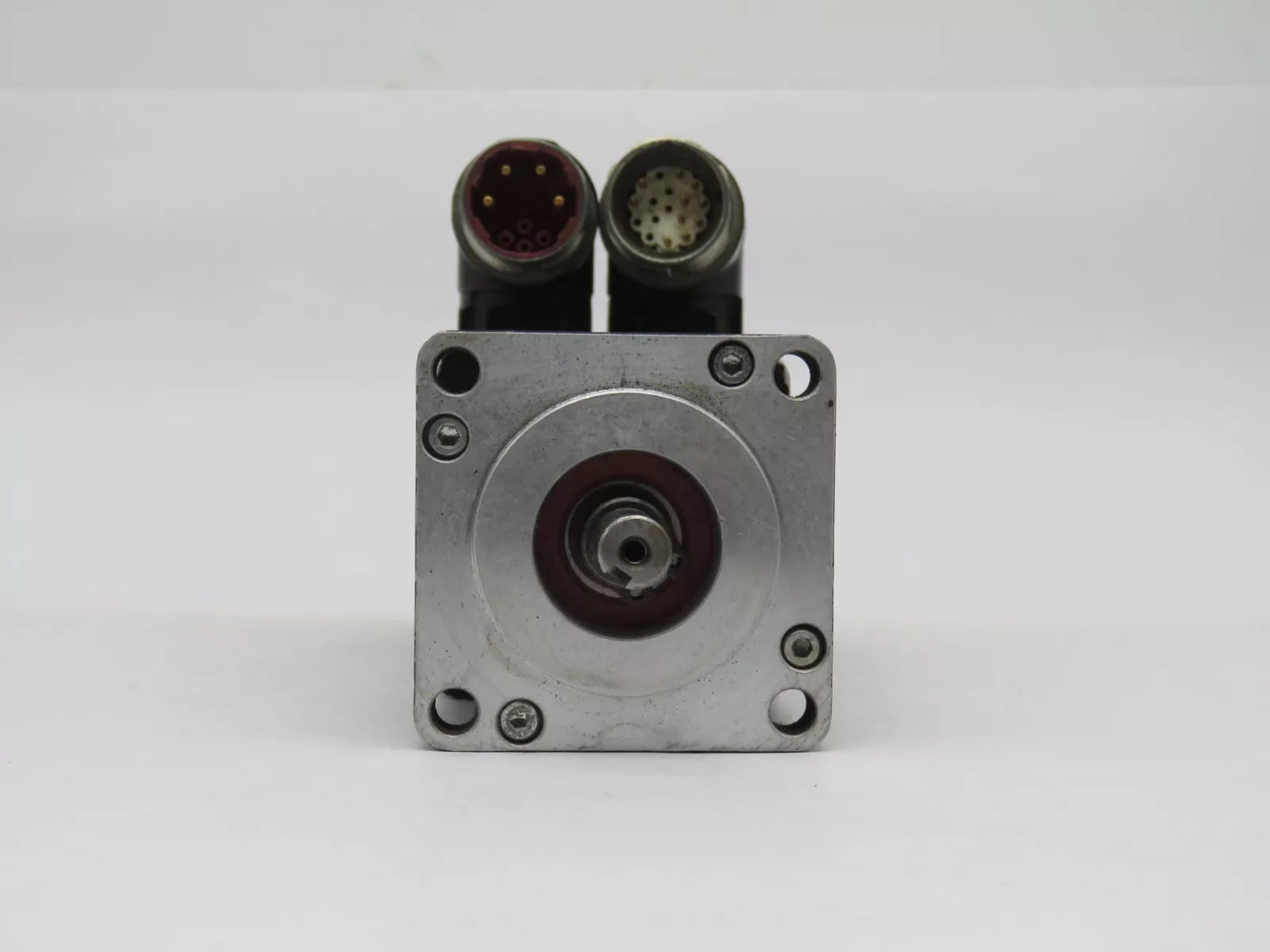 Allen Bradley MPL-A1530U-EJ72AA Servo Motor Kinetix Low Inertia 200V 63mm