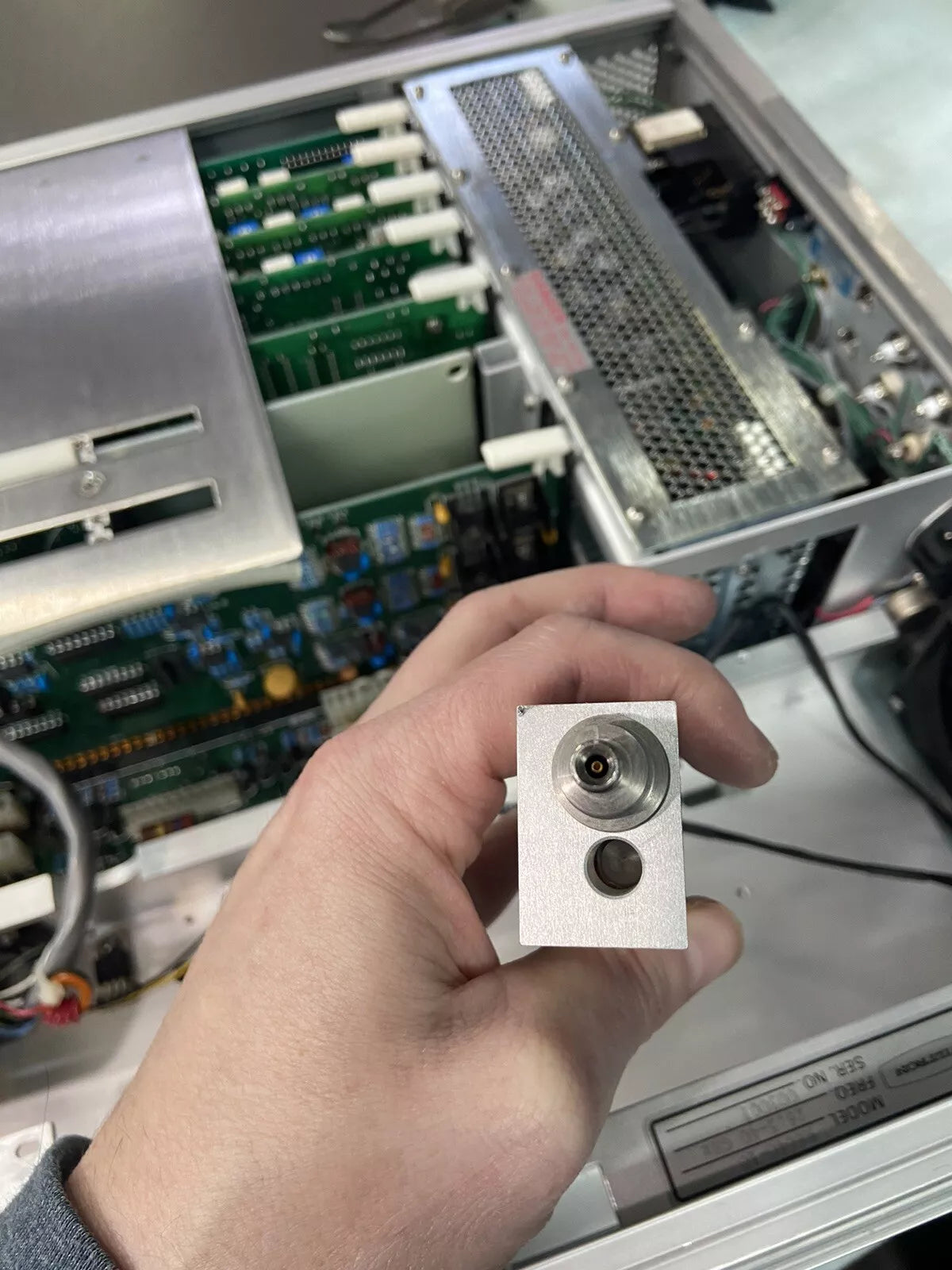 Wiltron Anritsu 6640B-10 26.5GHz to 40GHz Sweep Signal Generator Part