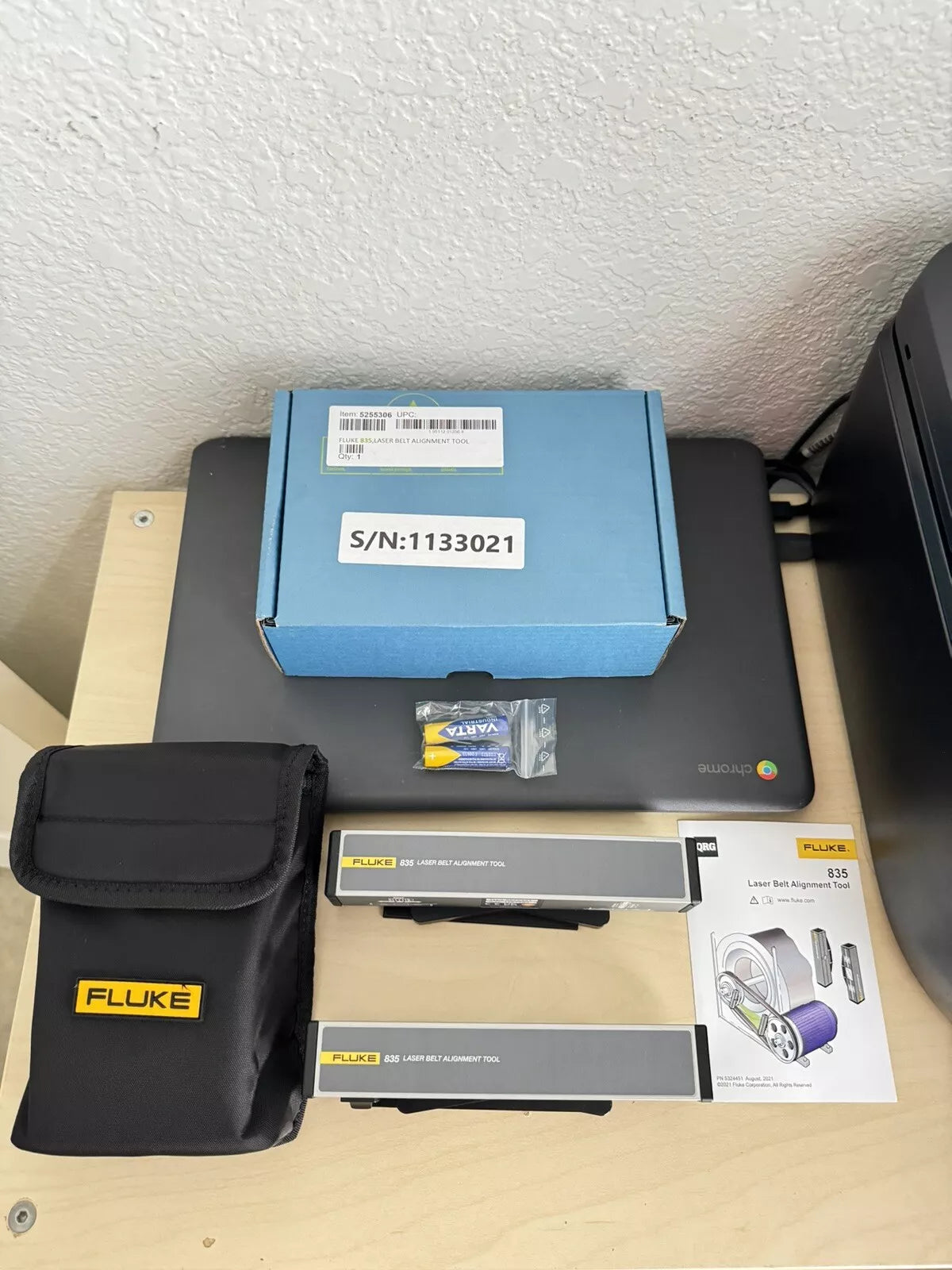 Fluke 835 Laser Belt Alignment Tool with Case - Factory Sealed